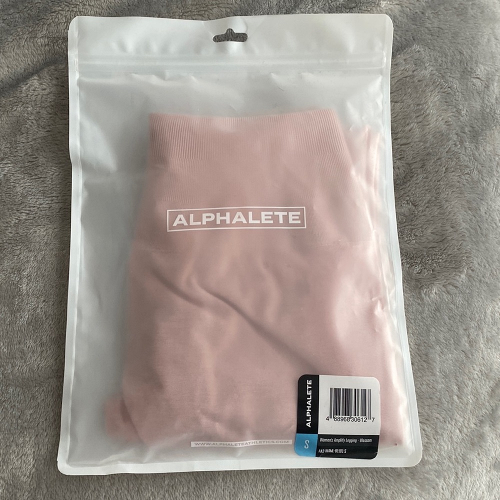 Women’s Alphalete Amplify leggings in color blossom